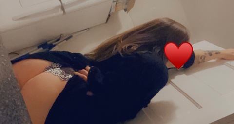 Header of lusciouslarainaxoxo