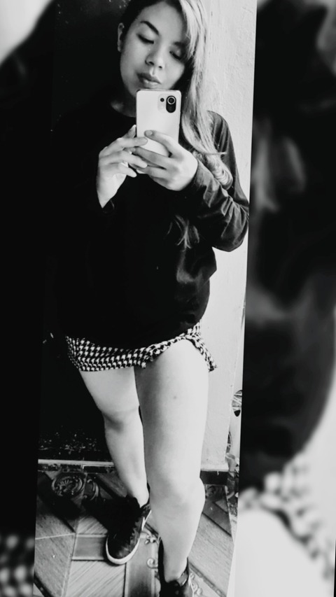 Header of paola_suarez